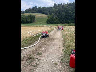 Feuerwehr Wiggertal unterstützt Neubau des Reservoirs Huebäbni in Richentha